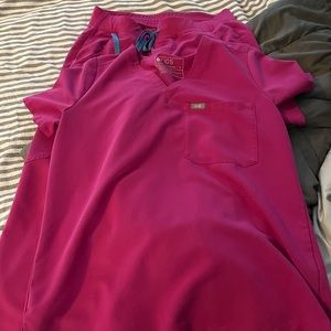 Figs- medium one pocket top- medium petite joggers